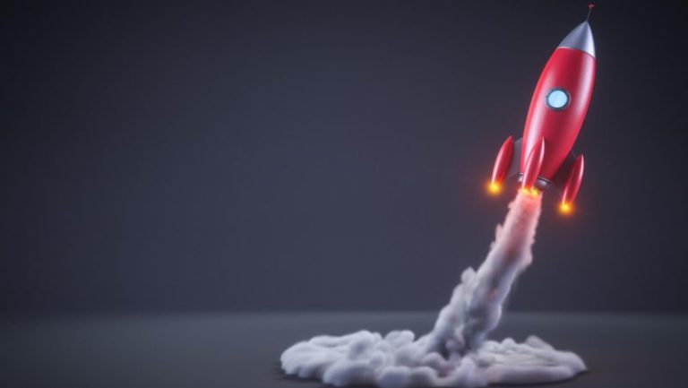 From Crash to Comeback: Is SMCI Stock the Hottest AI Asset Right Now?